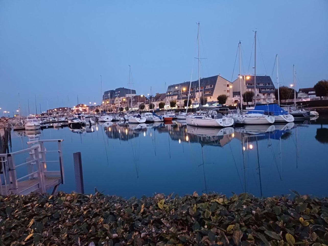 Le 501 F2 De Plain-Pied Avec Terrasse Apartment Courseulles-sur-Mer Bagian luar foto